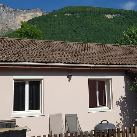 Gite Fabuleux, Jardin, Terrasse, Parking Saint-Vincent-de-Mercuze Exterior photo